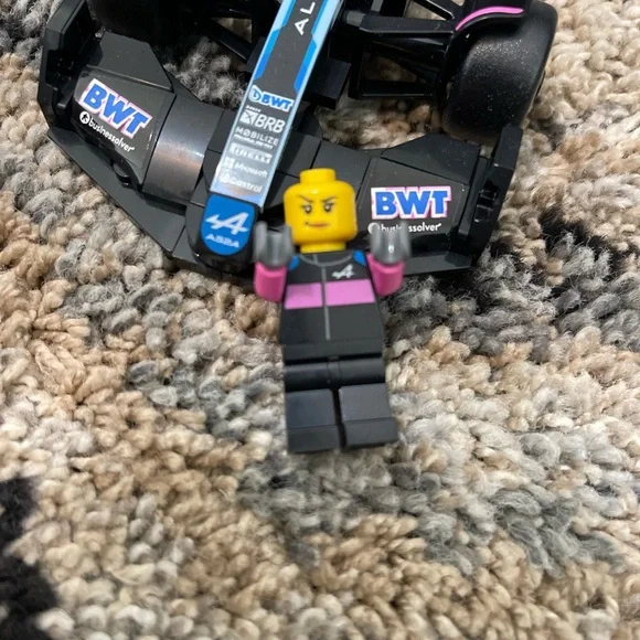 LEGO Speed Champions Alpine F1 Car - Picture 7 of 10